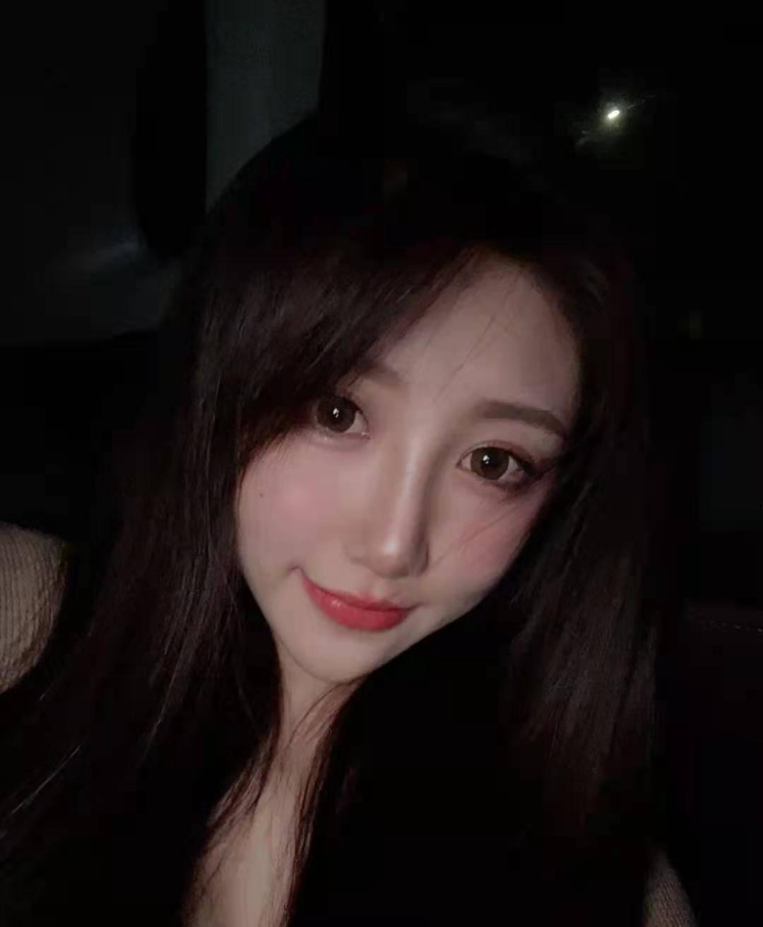 乖巧听话，刚下海还有点害羞，温柔